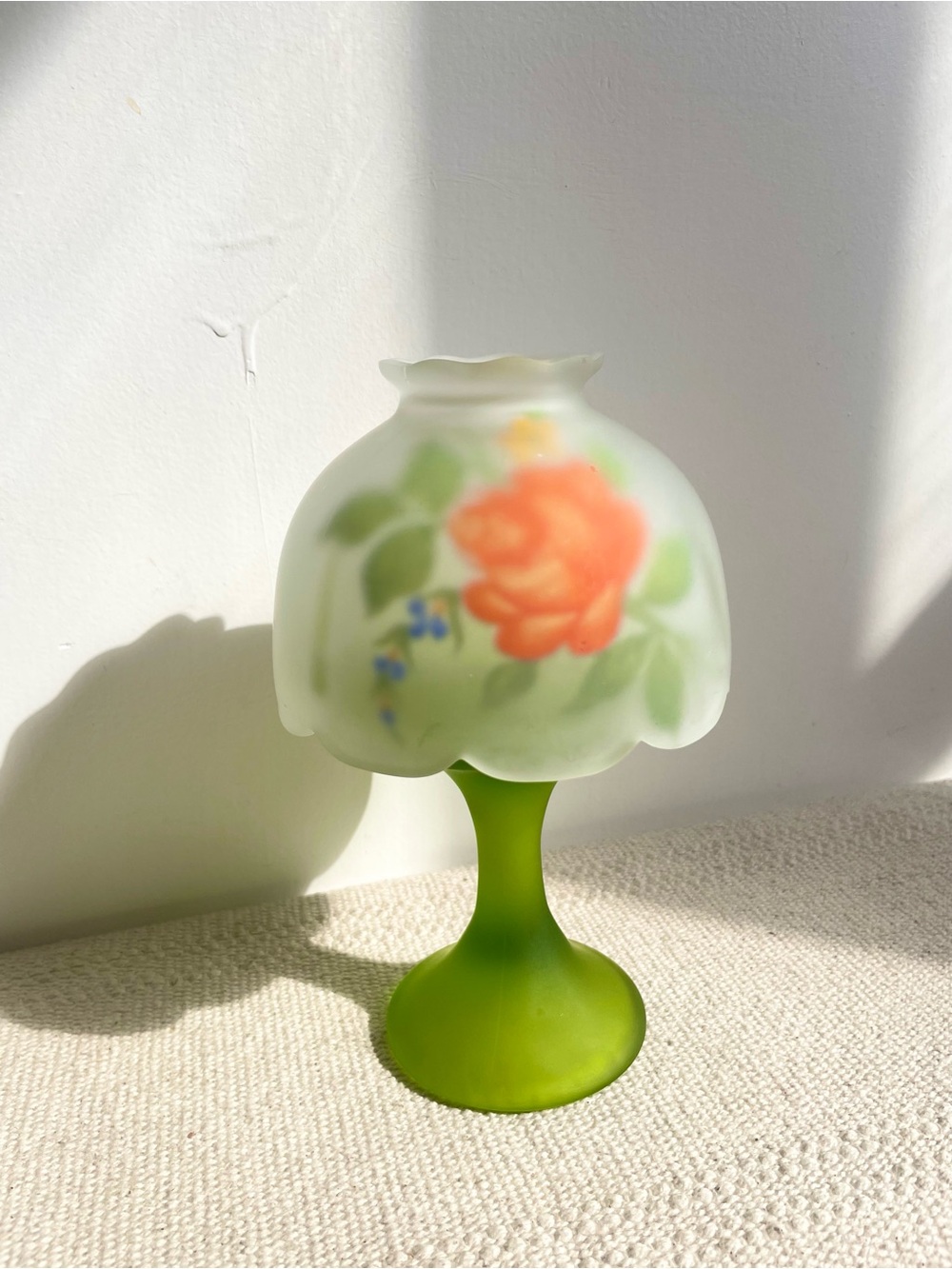 Westmoreland Fairy Lamp Frosted Green Stand Orange Rose - Picture 2 of 16